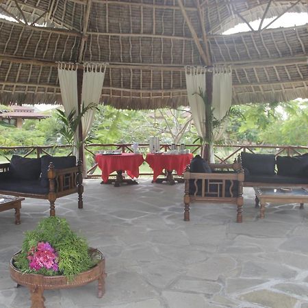 Crystal Bay Resort Watamu Esterno foto