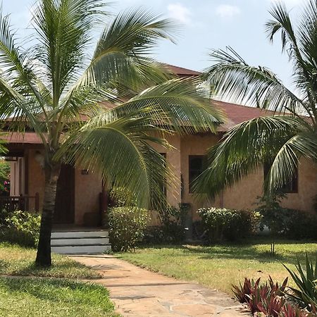 Crystal Bay Resort Watamu Esterno foto